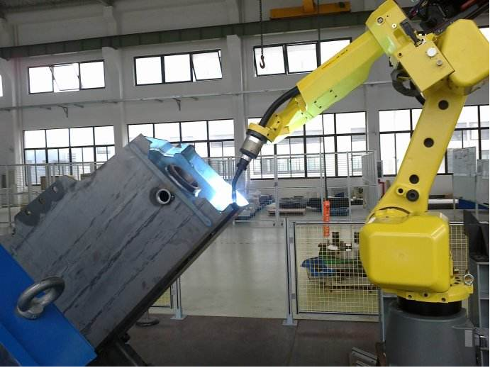 工程车辆油箱焊接